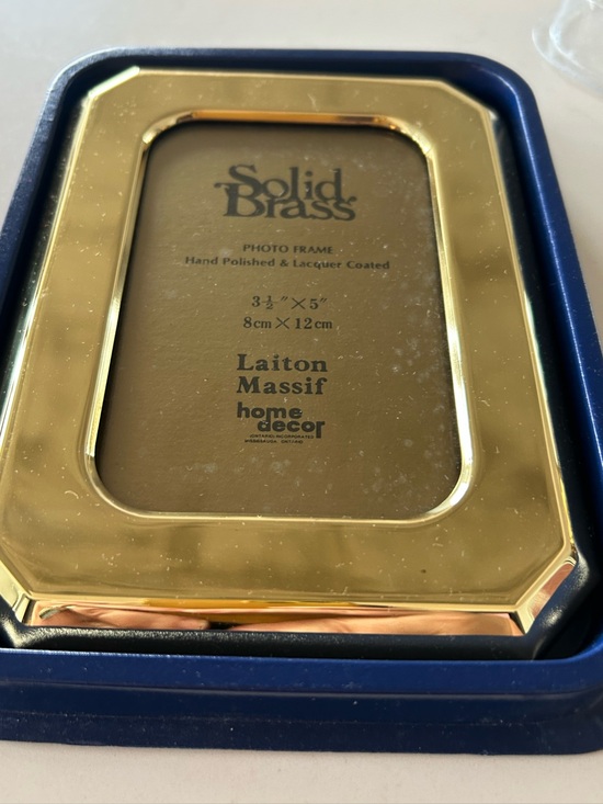 Vintage home decor Other - Vintage Solid brass polished 3.5 x 5 inch frame . In box , never used.